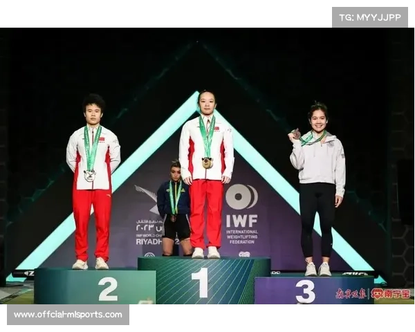 广西举重队基层指导活动 世界冠军蒋惠花分享奋斗故事